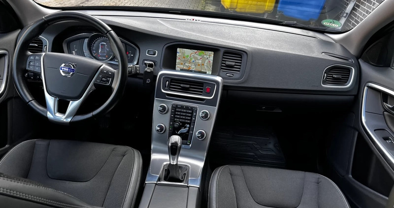 Volvo V60 cena 48500 przebieg: 178000, rok produkcji 2015 z Katowice małe 667